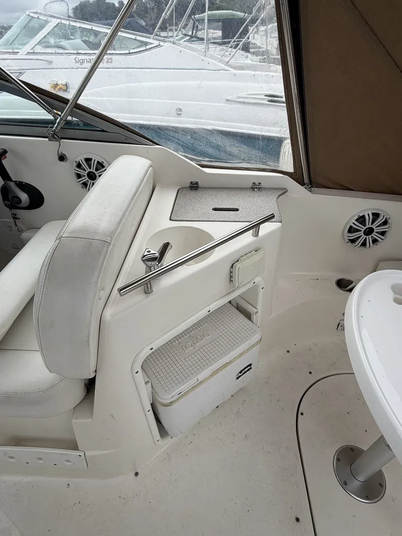 Slide: The Image of Rinker Express Cruiser 250 2007 - 7