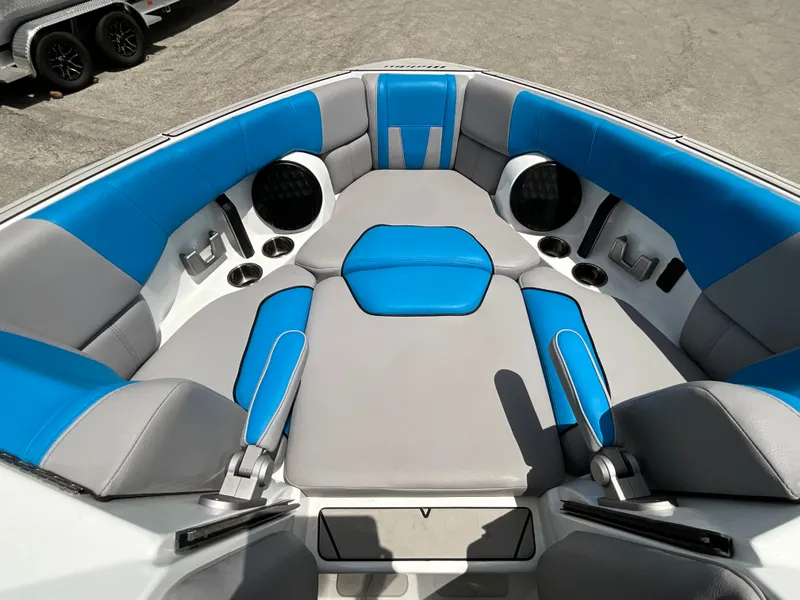 Slide: The Image of Malibu 2022 - 30
