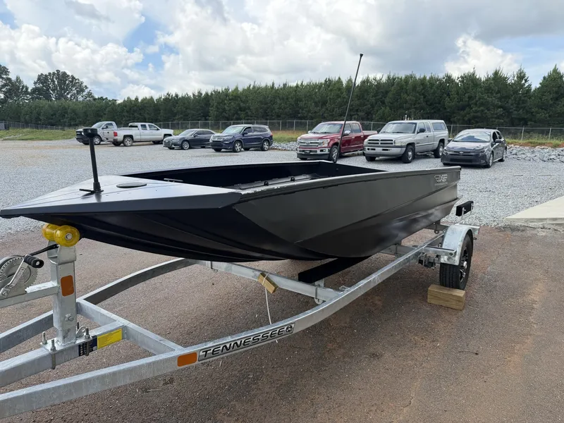 Slide: The Image of Edge Boats Sportsman 550 2027 - 4