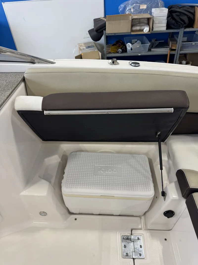 Slide: The Image of Regal ES 2700 2015 - 24