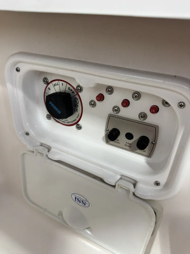 Slide: The Image of Regal ES 2700 2015 - 22