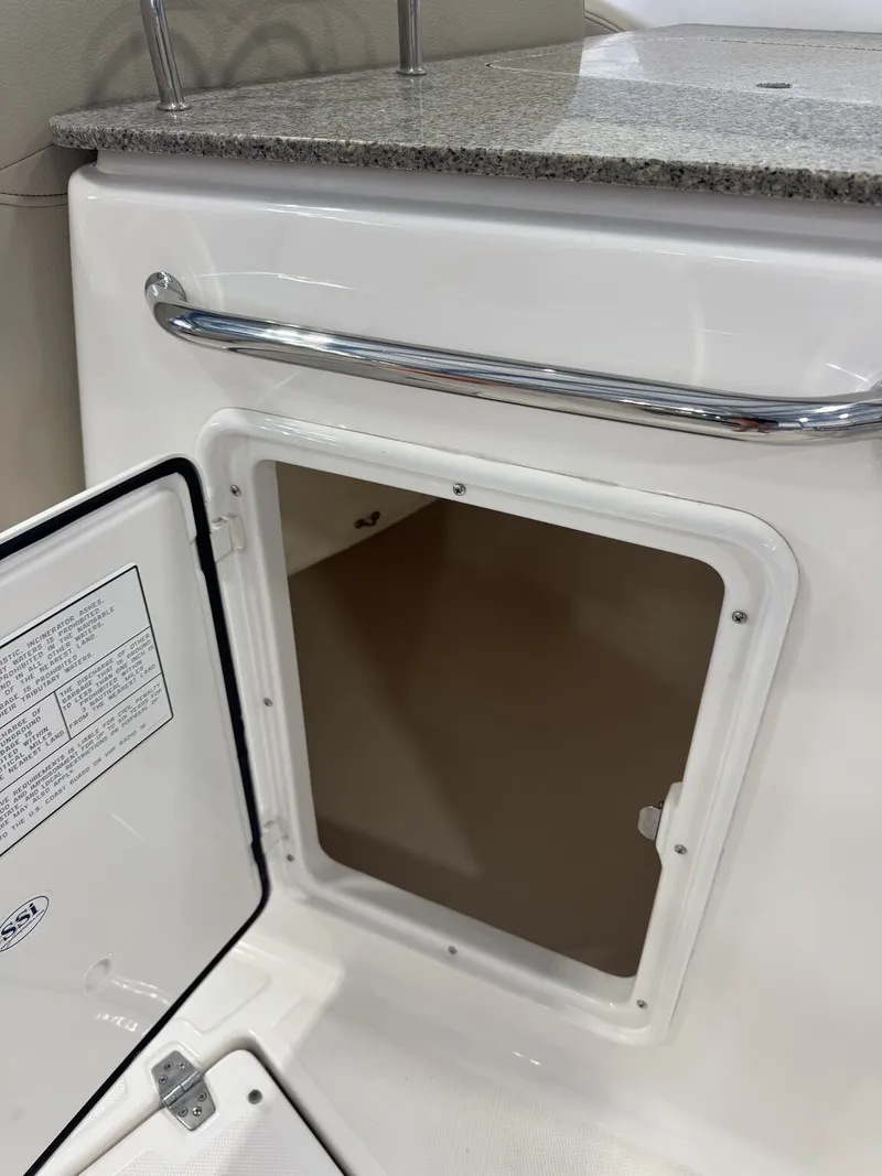 Slide: The Image of Regal ES 2700 2015 - 25