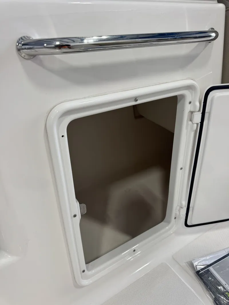 Slide: The Image of Regal ES 2700 2015 - 21