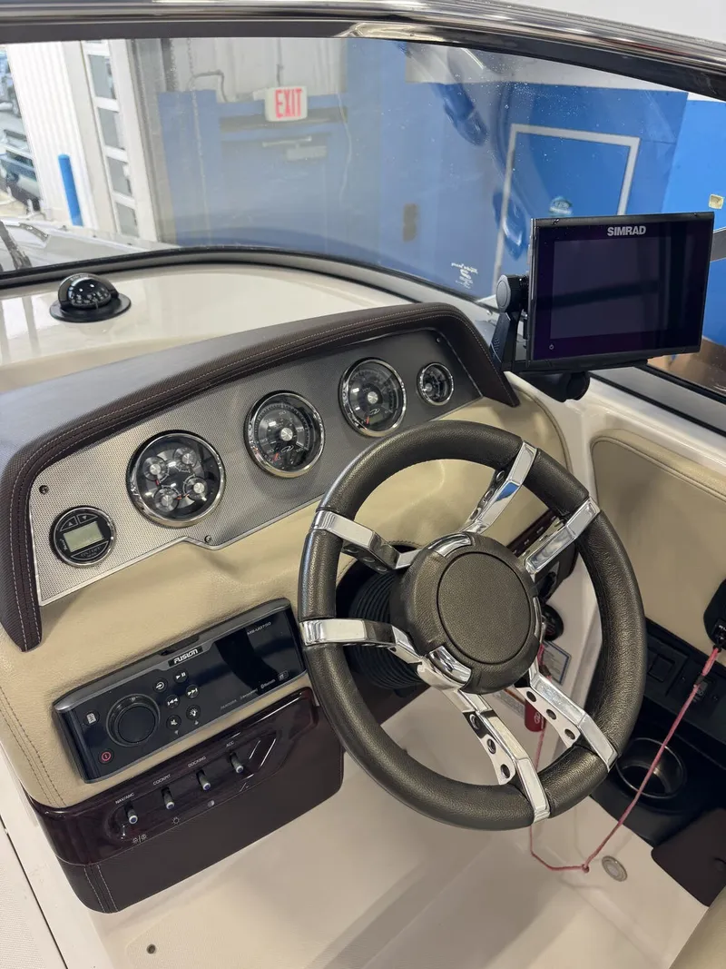 Slide: The Image of Regal ES 2700 2015 - 20