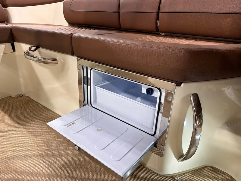 Slide: The Image of Chris-Craft Launch 28 GT 2022 - 19
