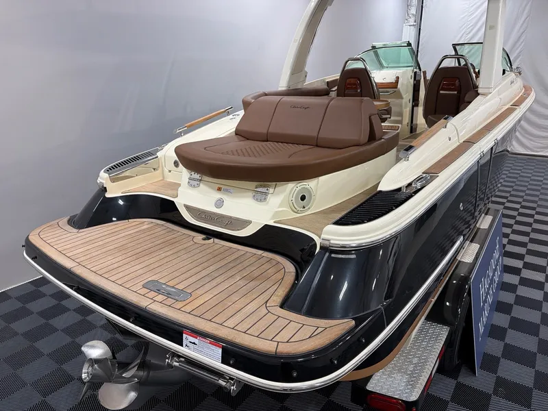 Slide: The Image of Chris-Craft Launch 28 GT 2022 - 6