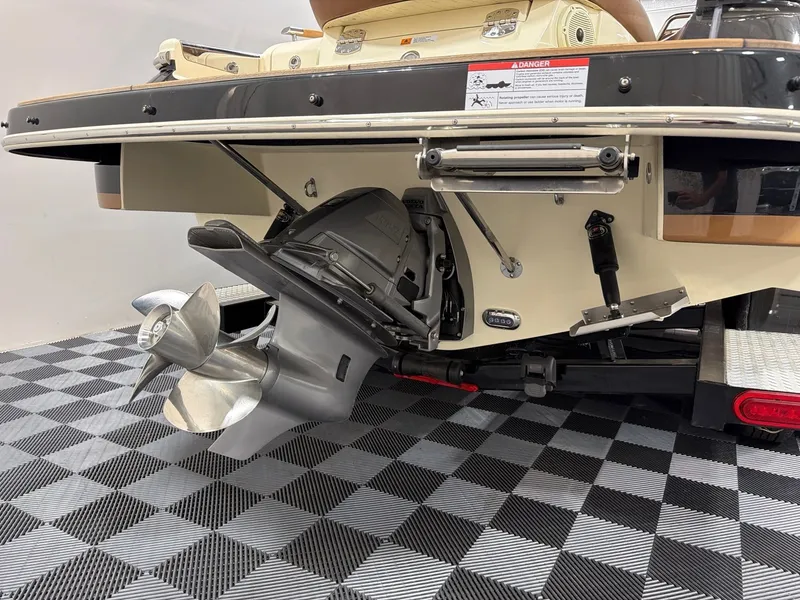 Slide: The Image of Chris-Craft Launch 28 GT 2022 - 5