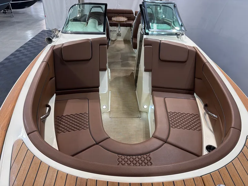 Slide: The Image of Chris-Craft Launch 28 GT 2022 - 13