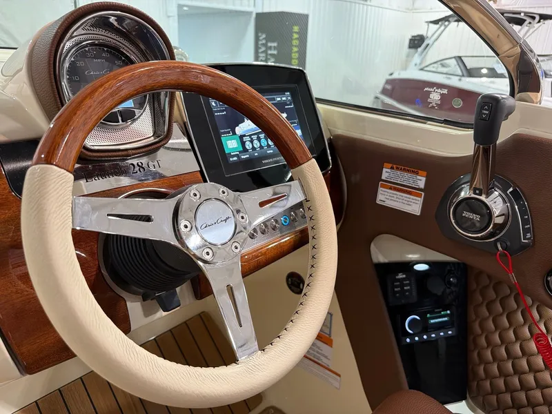 Slide: The Image of Chris-Craft Launch 28 GT 2022 - 22