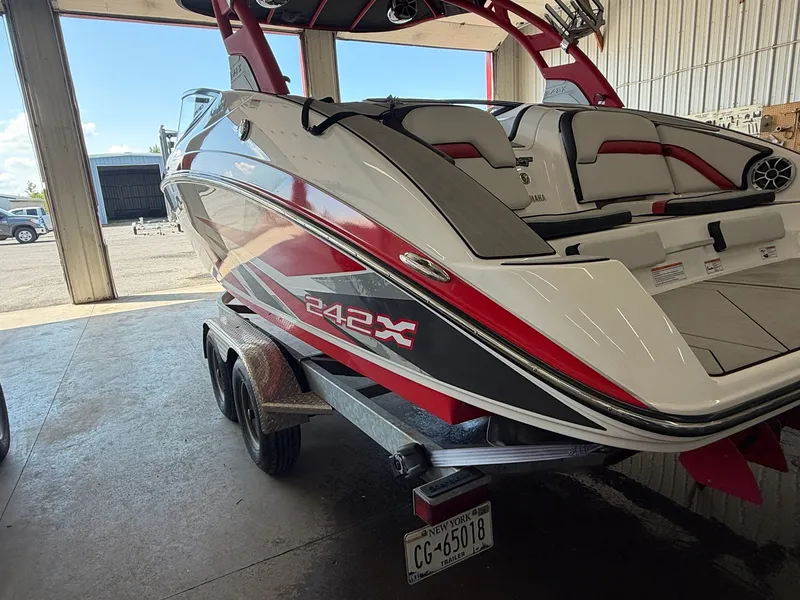 Slide: The Image of Yamaha 242X 2020 - 6