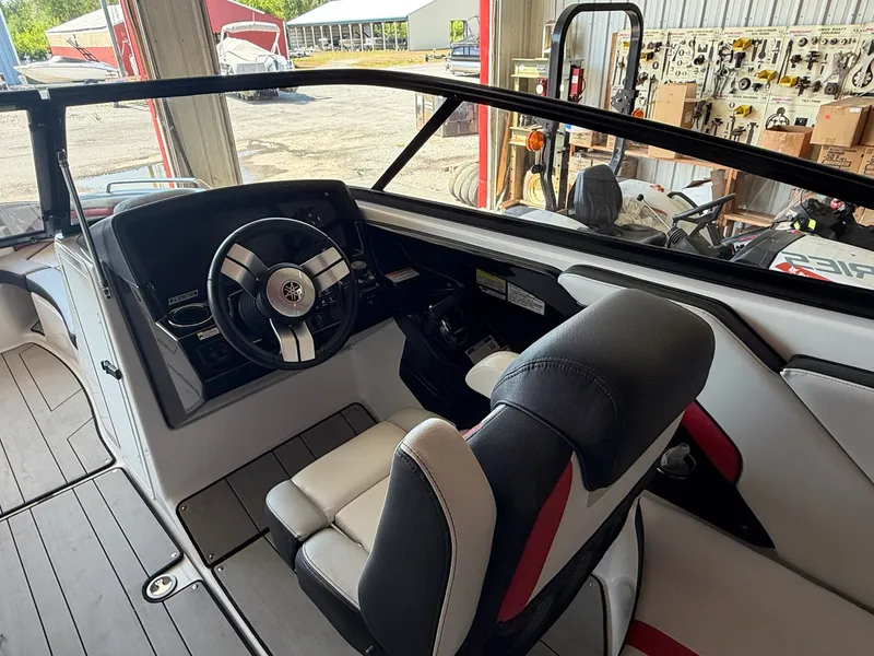 Slide: The Image of Yamaha 242X 2020 - 11