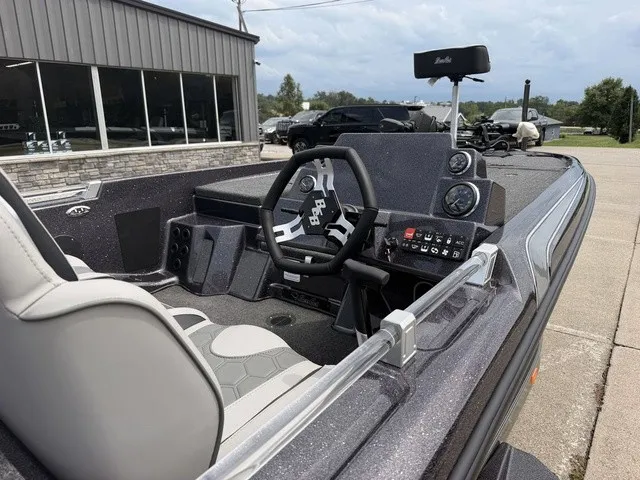 Slide: The Image of Bass Cat Cougar FTD SP 2027 - 7