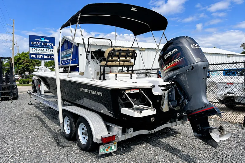 Slide: The Image of 2019 Sportsman Tournament 214 SBX Bay Boat with Yamaha engine at Boat Depot. - 4