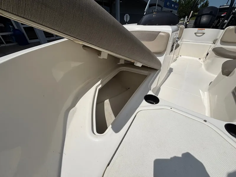 Slide: The Image of Bayliner E16 2016 - 20