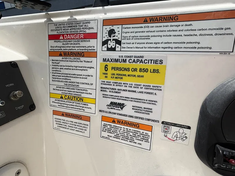 Slide: The Image of Bayliner E16 2016 - 15