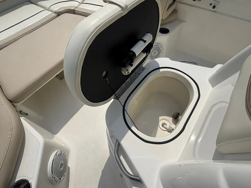 Slide: The Image of NauticStar 211 Angler 2018 - 17