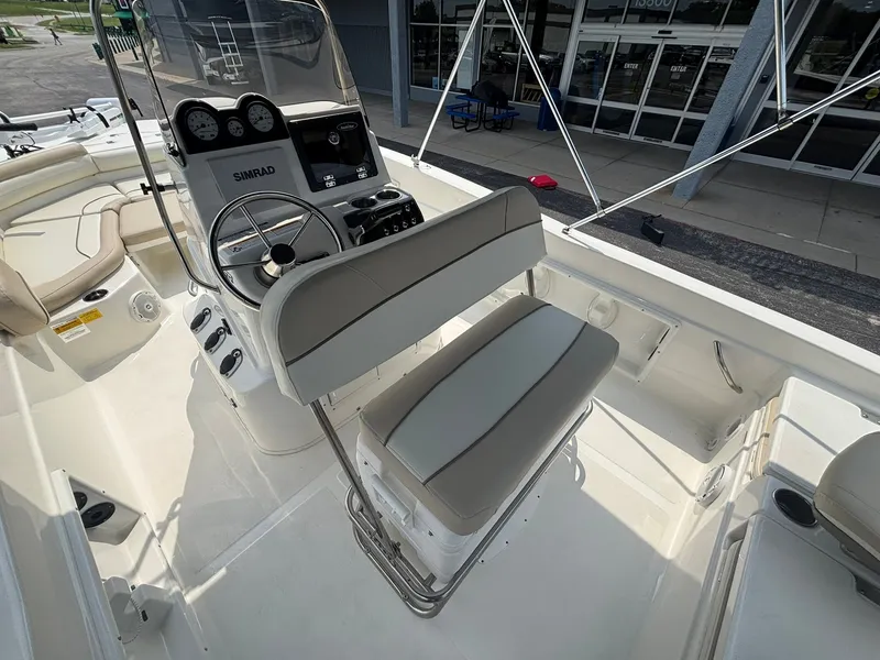 Slide: The Image of NauticStar 211 Angler 2018 - 22