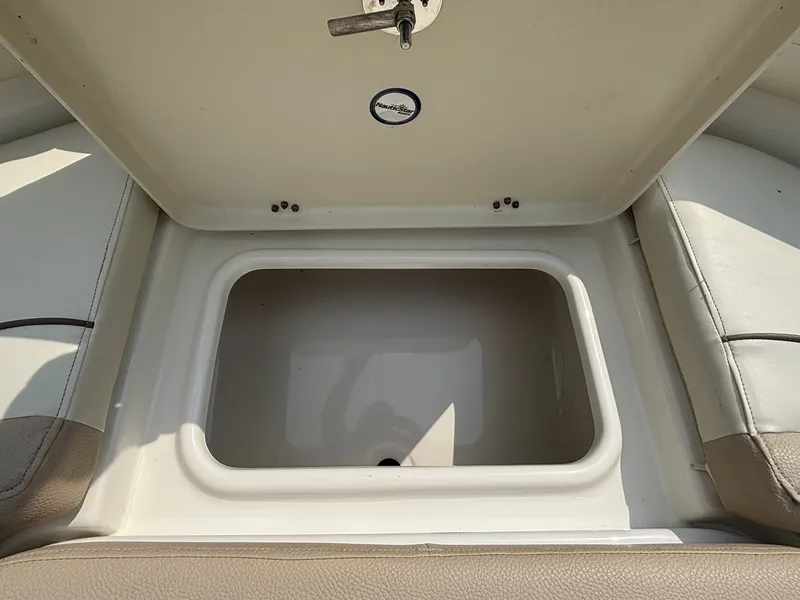 Slide: The Image of NauticStar 211 Angler 2018 - 14