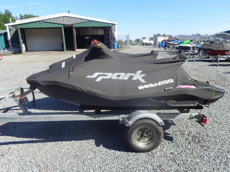 Slide: The Image of Sea-Doo Spark™ 3up 900 H.O. ACE™ iBR Convenience Package 2014 - 35
