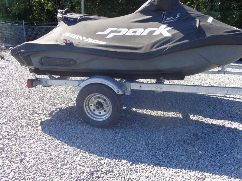 Slide: The Image of Sea-Doo Spark™ 3up 900 H.O. ACE™ iBR Convenience Package 2014 - 39