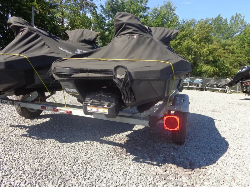 Slide: The Image of Sea-Doo Spark™ 3up 900 H.O. ACE™ iBR Convenience Package 2014 - 40