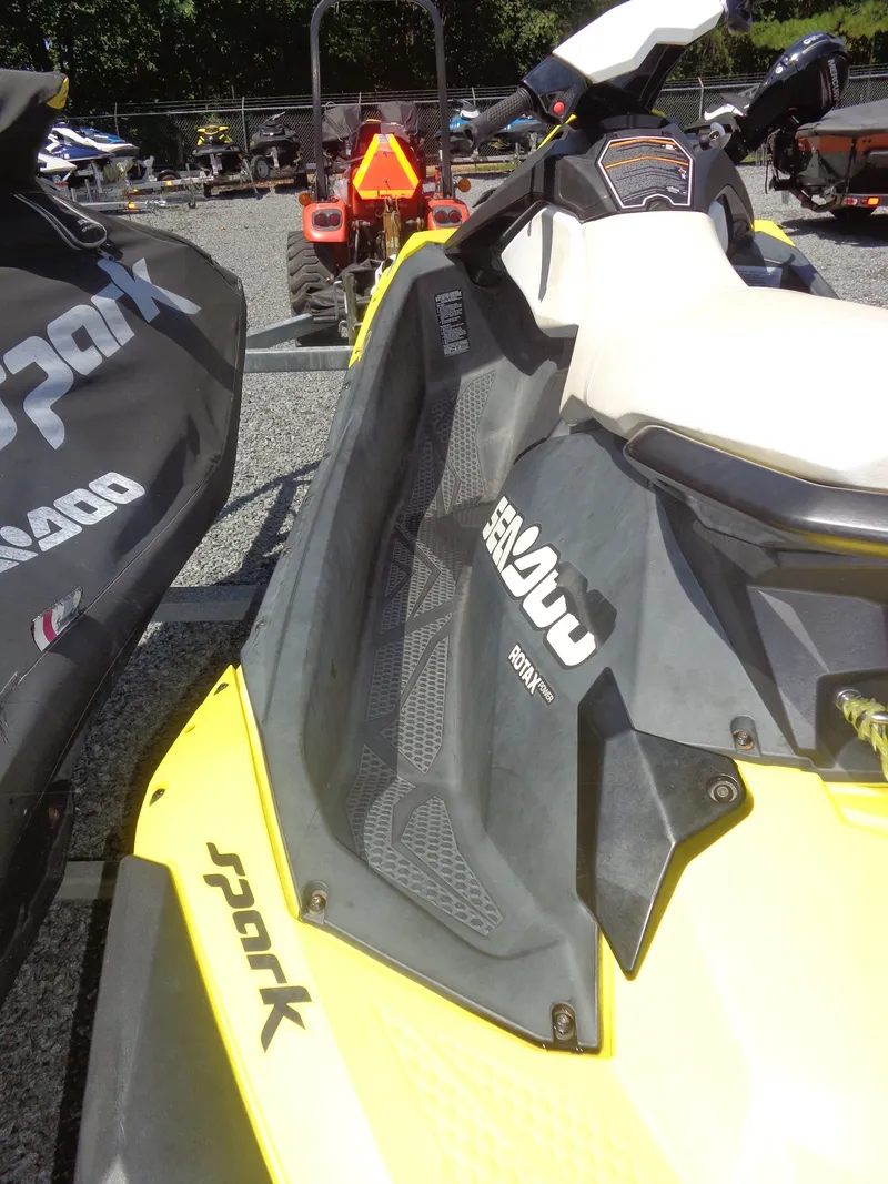 Slide: The Image of Sea-Doo Spark™ 3up 900 H.O. ACE™ iBR Convenience Package 2014 - 17