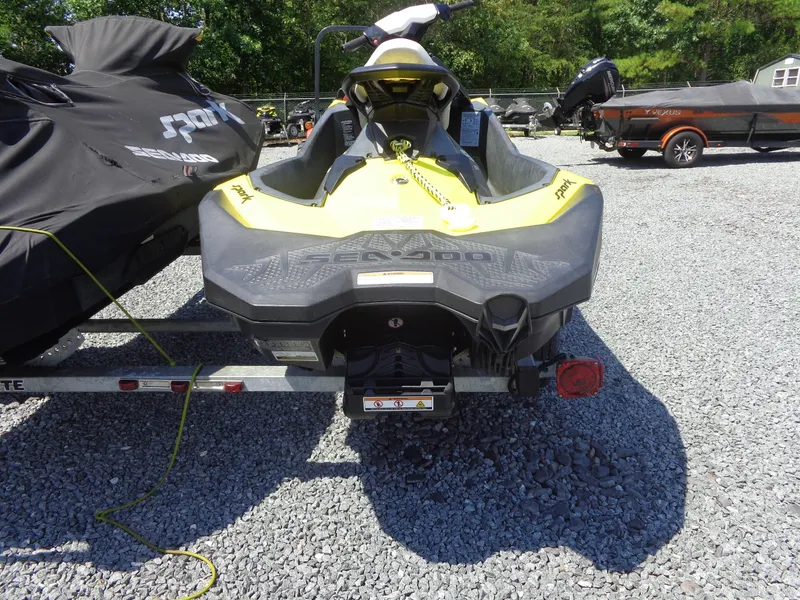 Slide: The Image of Sea-Doo Spark™ 3up 900 H.O. ACE™ iBR Convenience Package 2014 - 21