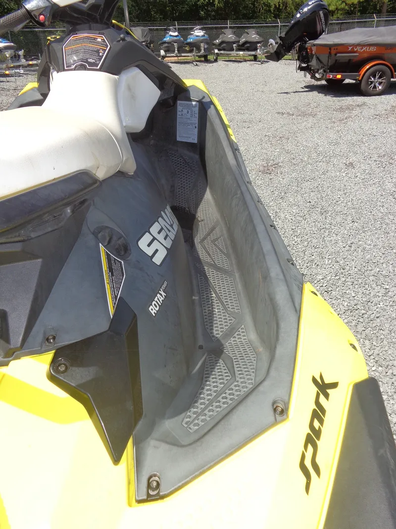 Slide: The Image of Sea-Doo Spark™ 3up 900 H.O. ACE™ iBR Convenience Package 2014 - 18