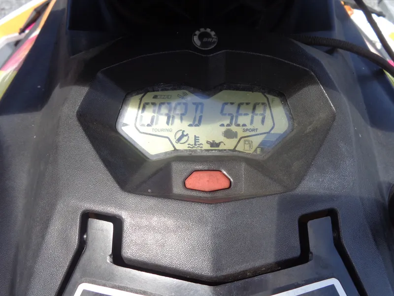 Slide: The Image of Sea-Doo Spark™ 3up 900 H.O. ACE™ iBR Convenience Package 2014 - 11