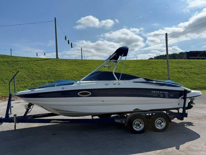 Slide: The Image of Crownline Boats 240 EX 2004 - 53