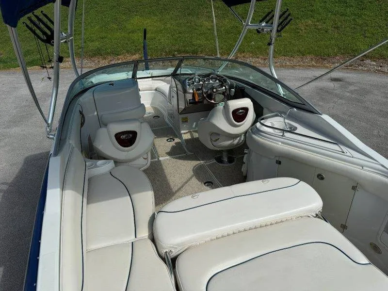 Slide: The Image of Crownline Boats 240 EX 2004 - 17