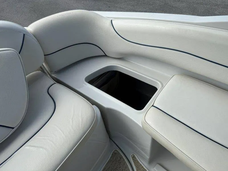 Slide: The Image of Crownline Boats 240 EX 2004 - 20