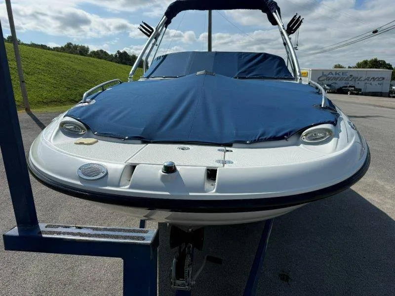 Slide: The Image of Crownline Boats 240 EX 2004 - 58