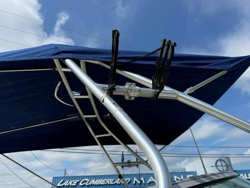 Slide: The Image of Crownline Boats 240 EX 2004 - 89