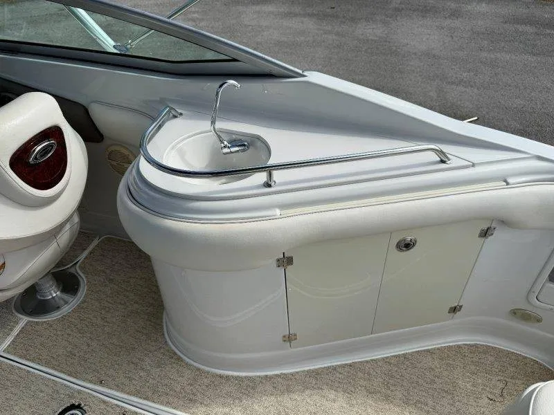Slide: The Image of Crownline Boats 240 EX 2004 - 22