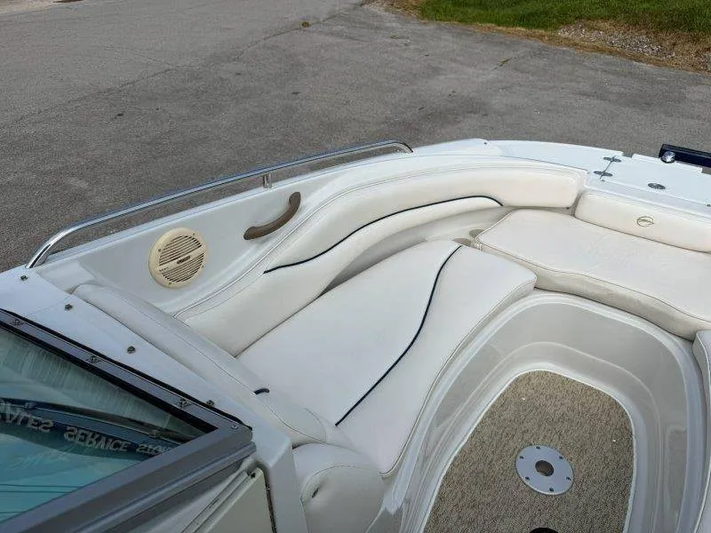 Slide: The Image of Crownline Boats 240 EX 2004 - 49