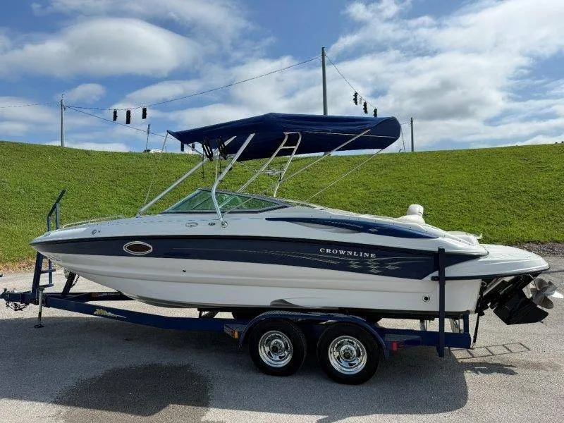Slide: The Image of Crownline Boats 240 EX 2004 - 2