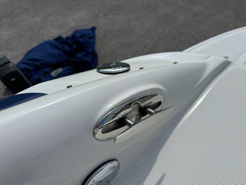Slide: The Image of Crownline Boats 240 EX 2004 - 67