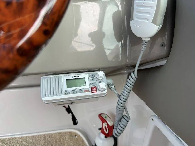 Slide: The Image of Crownline Boats 240 EX 2004 - 73