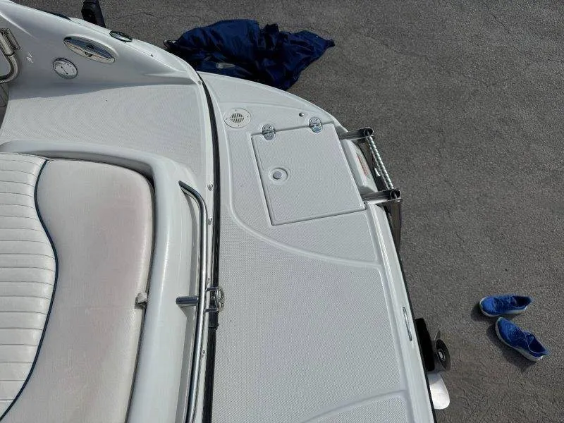 Slide: The Image of Crownline Boats 240 EX 2004 - 13