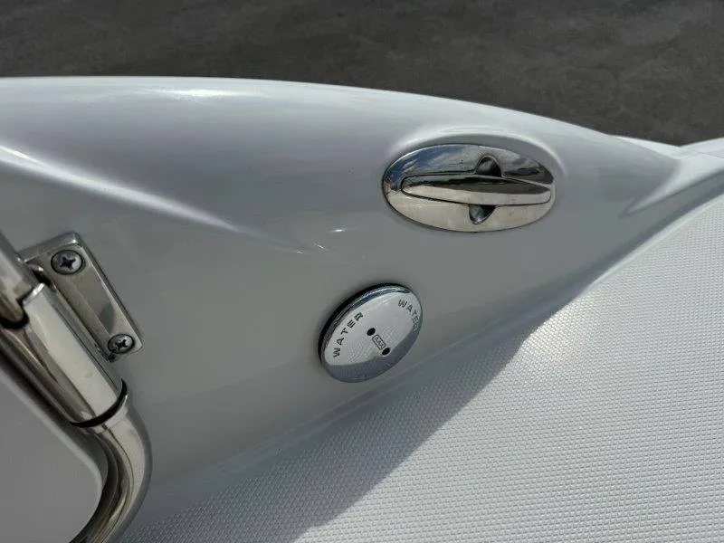Slide: The Image of Crownline Boats 240 EX 2004 - 66