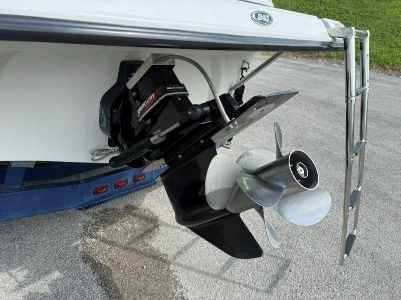 Slide: The Image of Crownline Boats 240 EX 2004 - 10