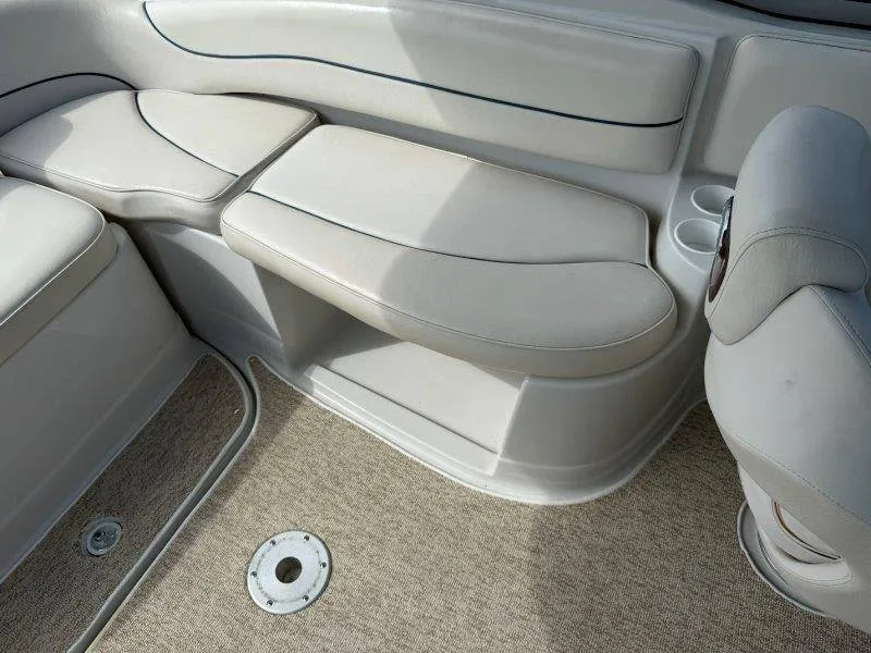 Slide: The Image of Crownline Boats 240 EX 2004 - 18