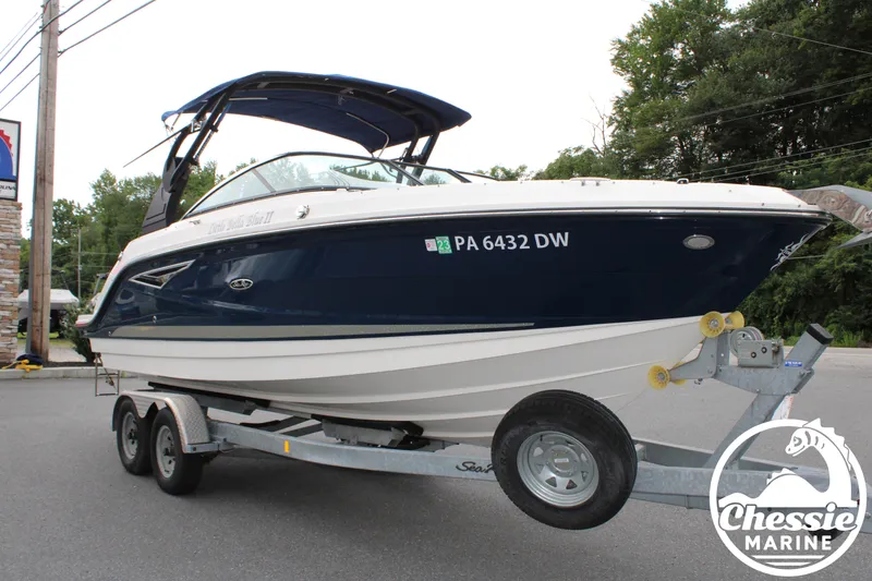 Slide: The Image of Sea Ray SLX 250 2019 - 7
