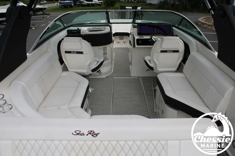 Slide: The Image of Sea Ray SLX 250 2019 - 31