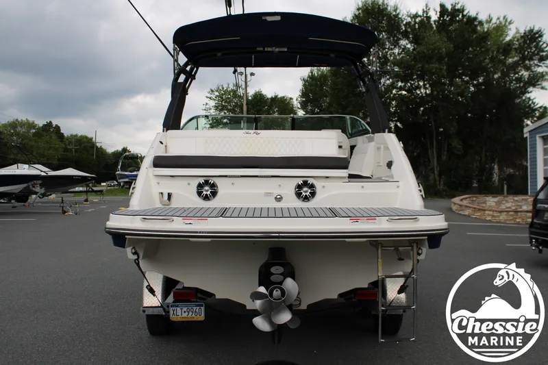 Slide: The Image of Sea Ray SLX 250 2019 - 4