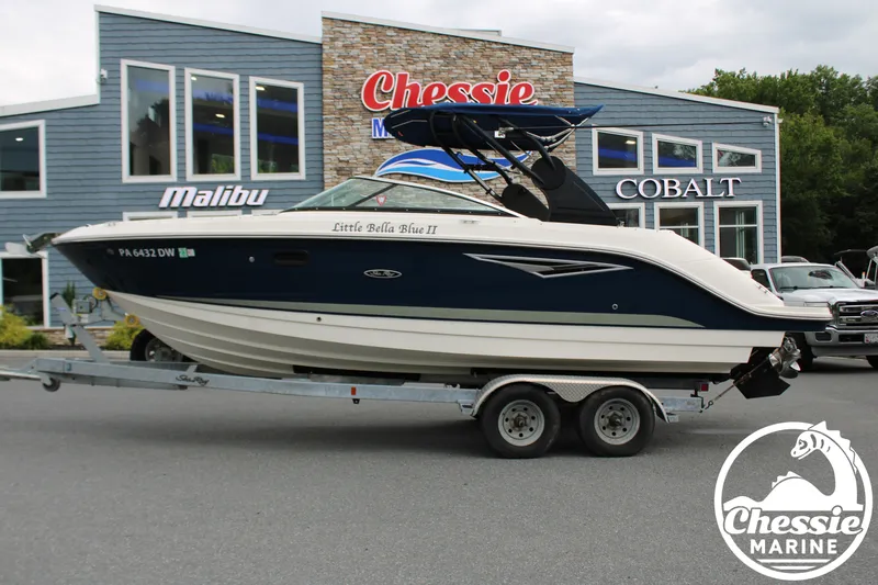 Slide: The Image of Sea Ray SLX 250 2019 - 2