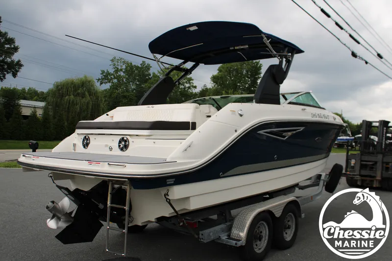 Slide: The Image of Sea Ray SLX 250 2019 - 5