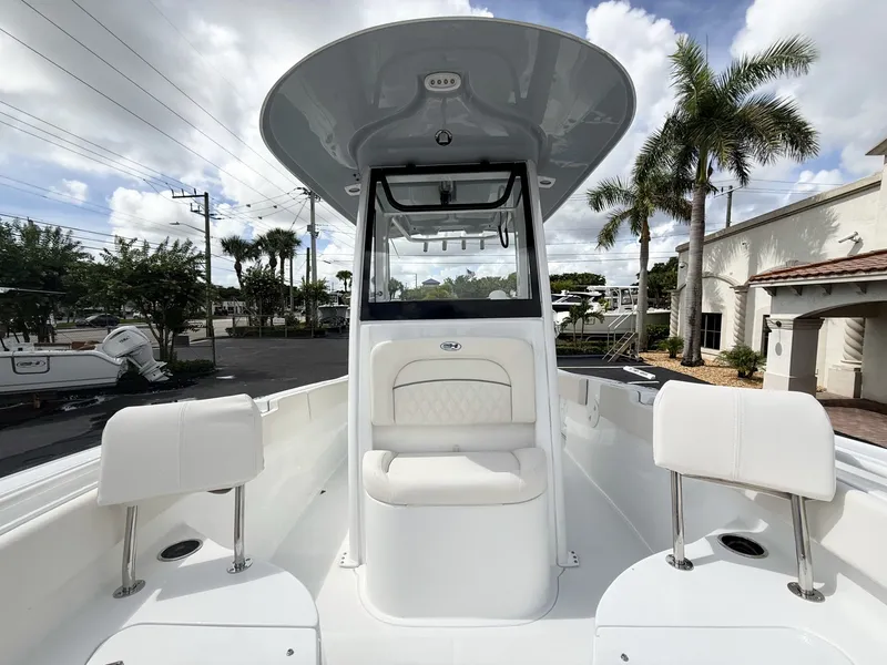 Slide: The Image of Sea Hunt Ultra 235SE 2027 - 20