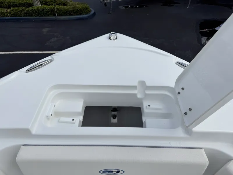 Slide: The Image of Sea Hunt Ultra 235SE 2027 - 25